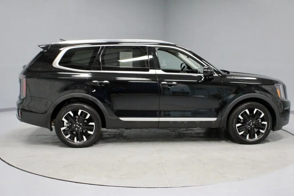 2023 Kia Telluride SX photo 1