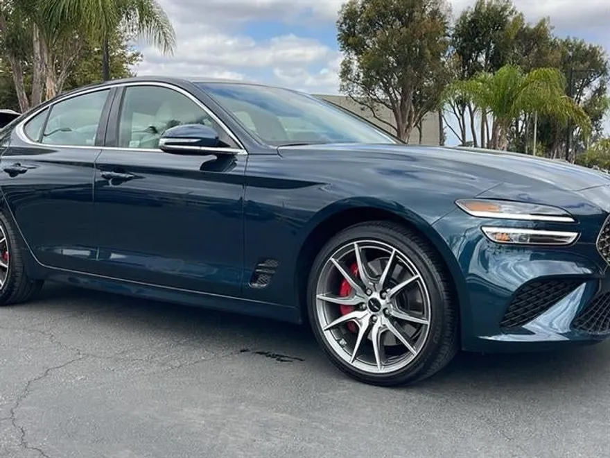 2025 Genesis G70 2.5T photo 1