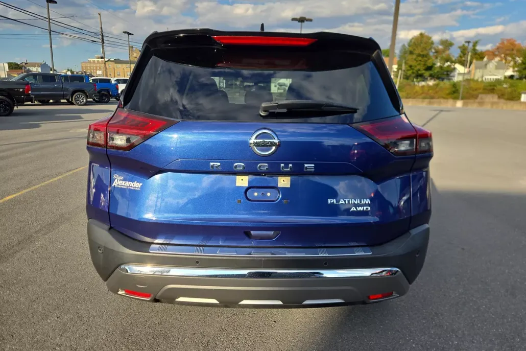 2021 Nissan Rogue Platinum photo 1