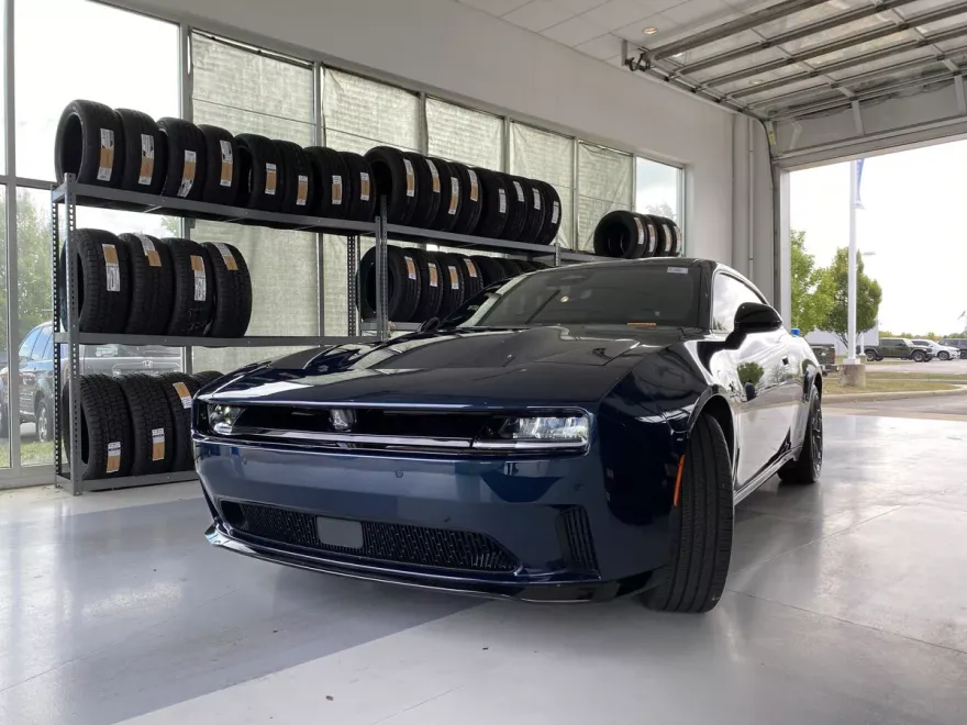 2025 Dodge Charger Daytona R/T AWD photo 1