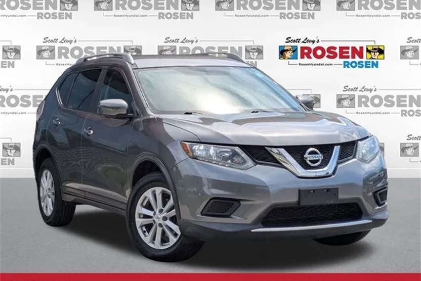2016 Nissan Rogue SV photo 1