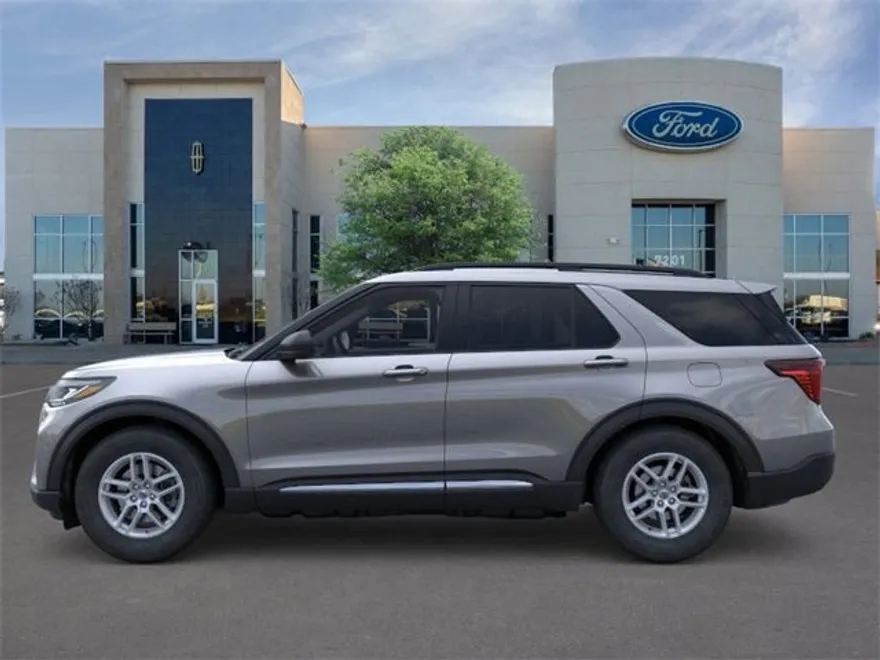 2025 Ford Explorer photo 1