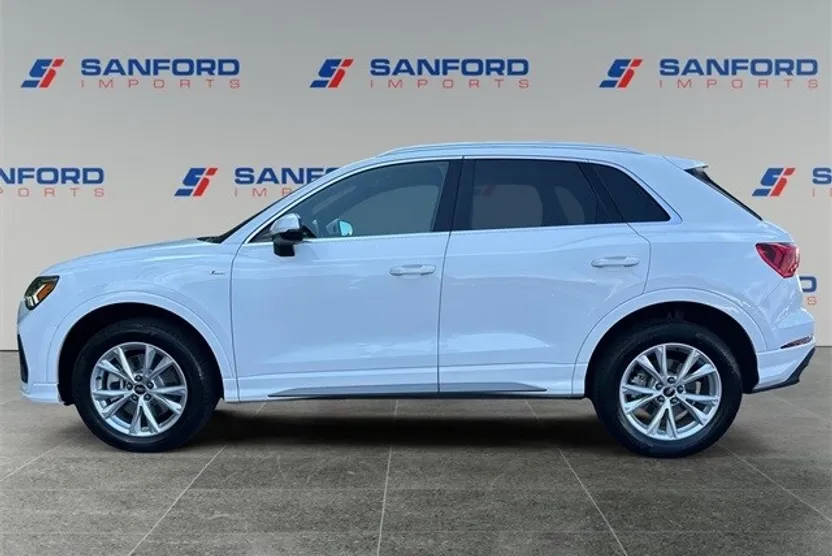 2023 Audi Q3 45 TFSI S line Premium photo 1