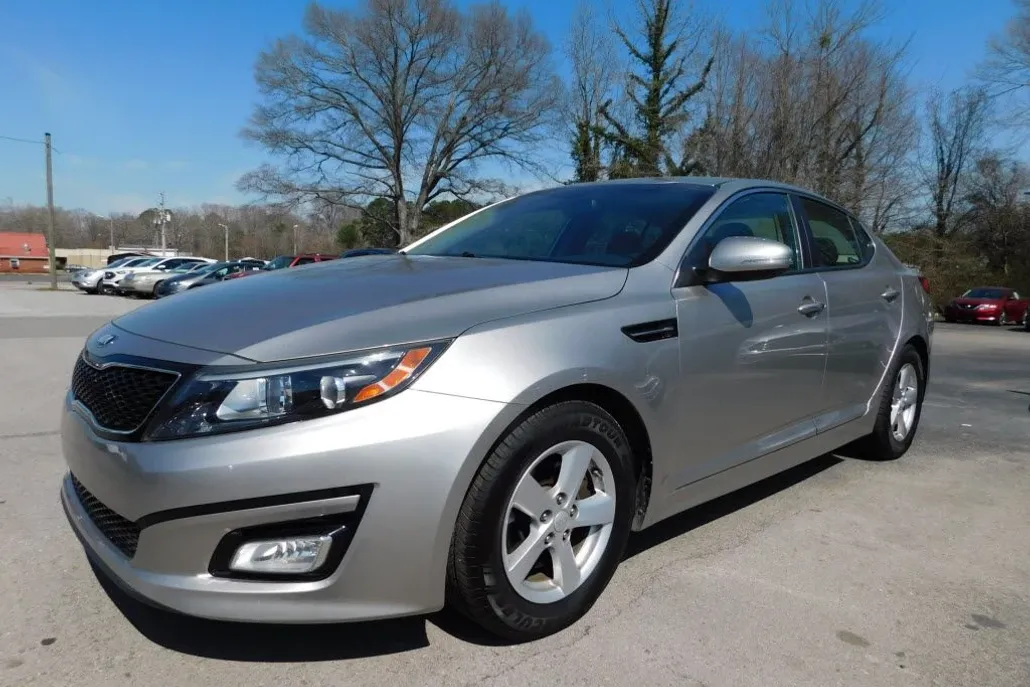 2015 Kia Optima LX photo 1