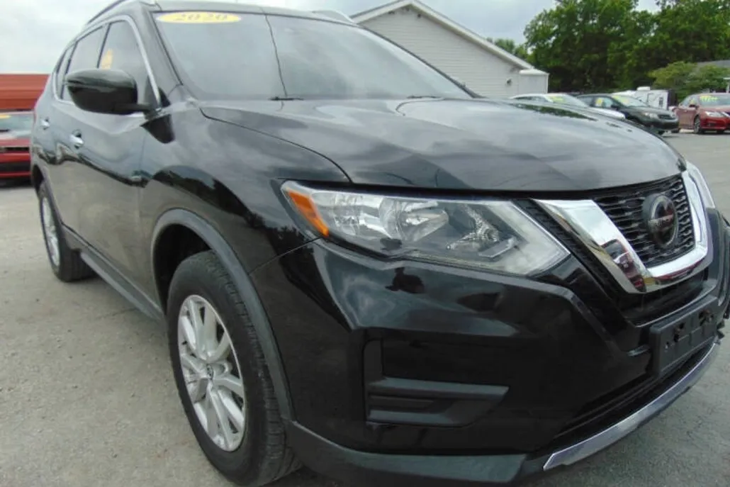 2020 Nissan Rogue SV photo 1