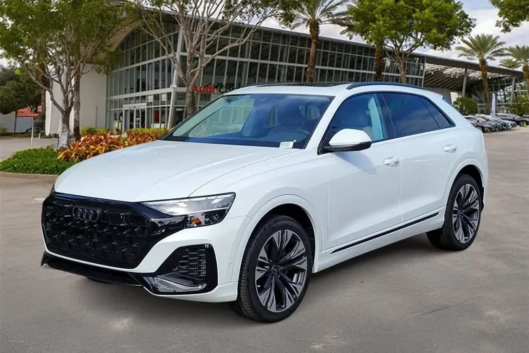 2025 Audi Q8 55 Premium photo 1