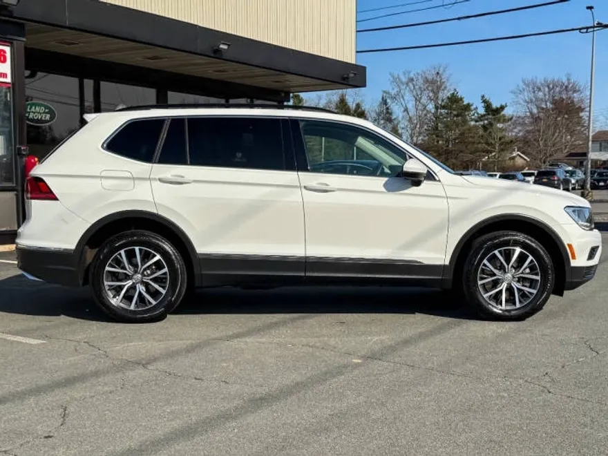 2020 Volkswagen Tiguan SE photo 1