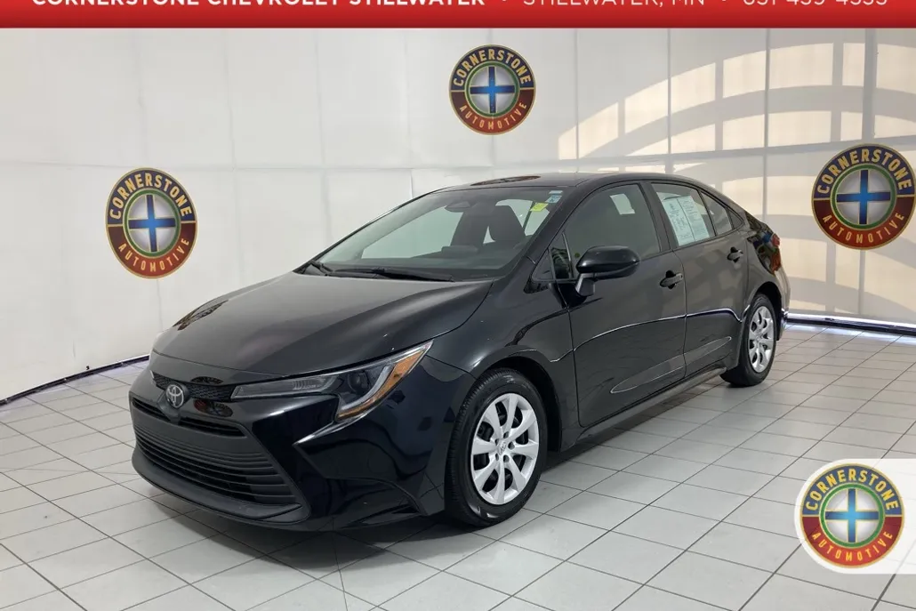 2024 Toyota Corolla LE photo 1