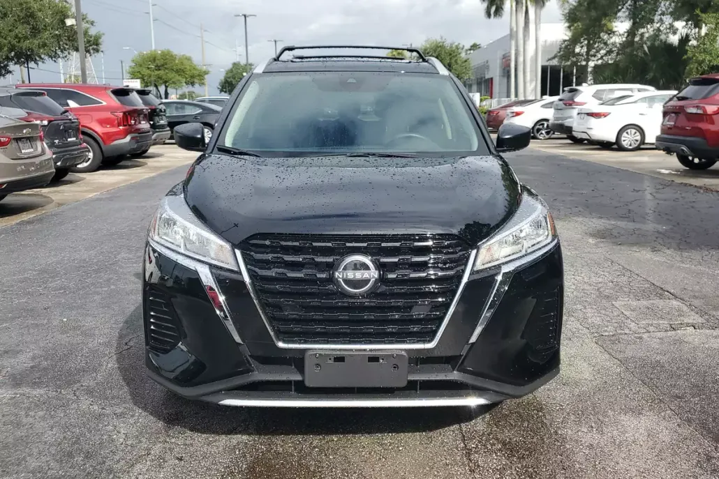 2023 Nissan Kicks S photo 1