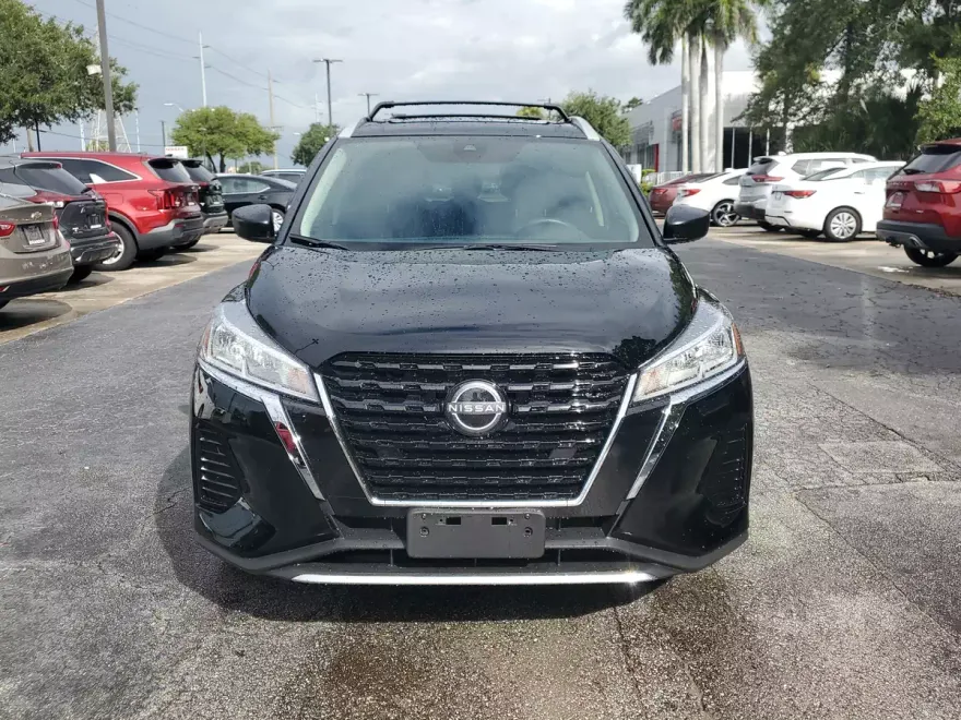 2023 Nissan Kicks S photo 1