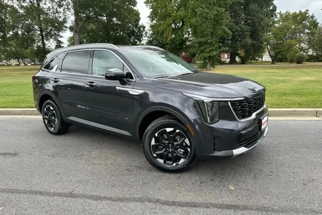 2026 Kia Sorento S photo 1