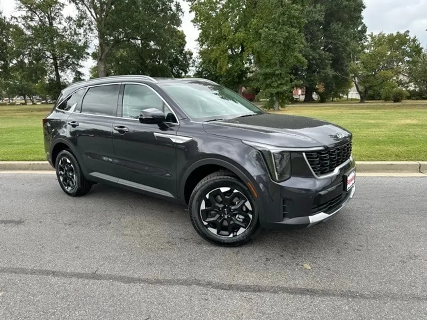 2026 Kia Sorento S photo 1