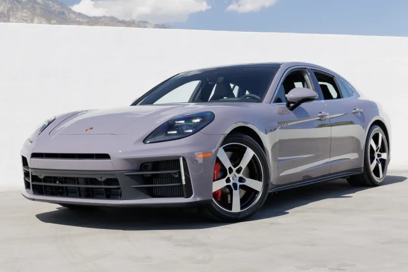 2025 Porsche Panamera 4S E-Hybrid photo 1