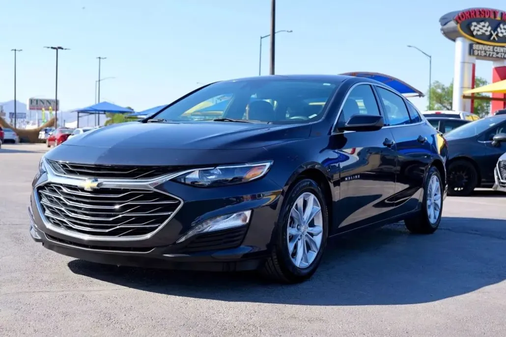 2023 Chevrolet Malibu 1LT photo 1