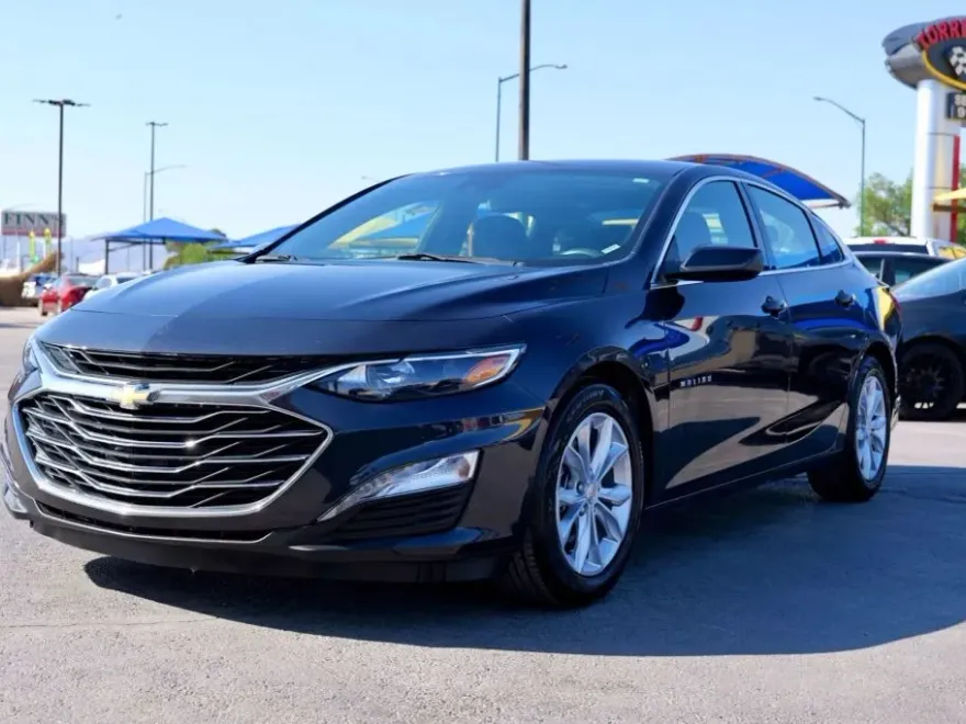 2023 Chevrolet Malibu 1LT photo 1