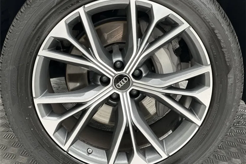 2025 Audi Q8 55 Premium Plus photo 1