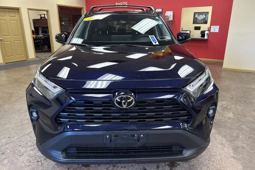 2023 Toyota RAV4 XLE Premium photo 1