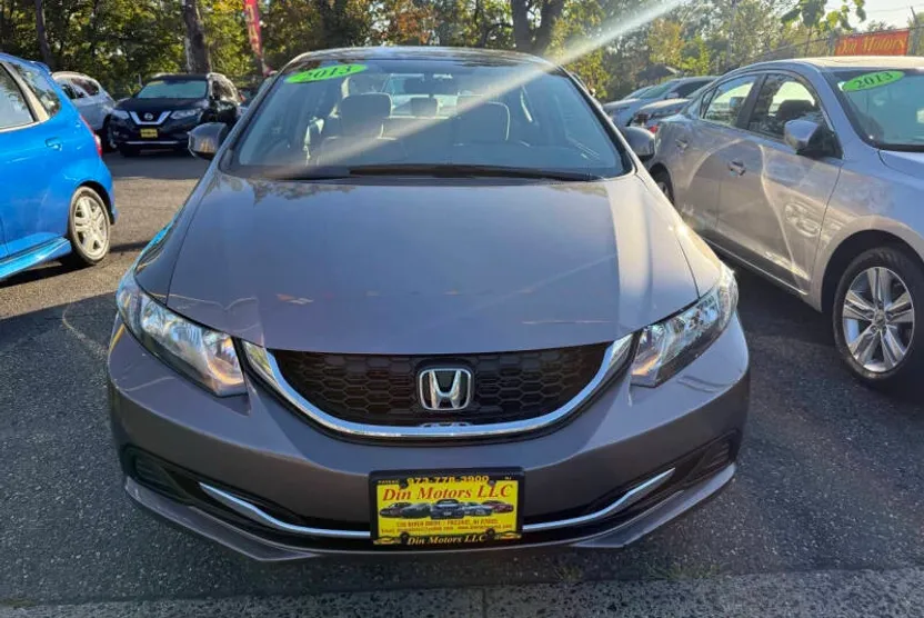 2013 Honda Civic LX photo 1