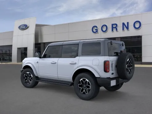 2025 Ford Bronco Outer Banks photo 4
