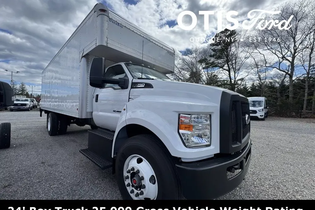 2025 Ford F-750 Base photo 1