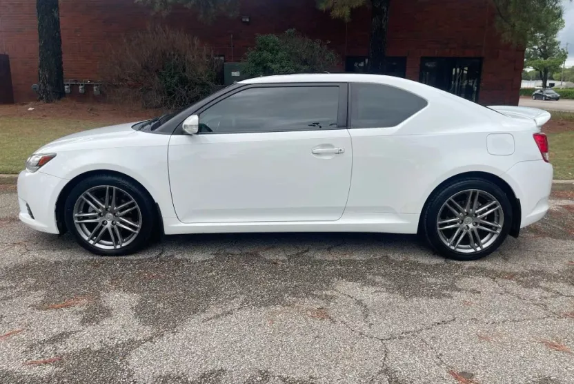 2013 Scion tC photo 1