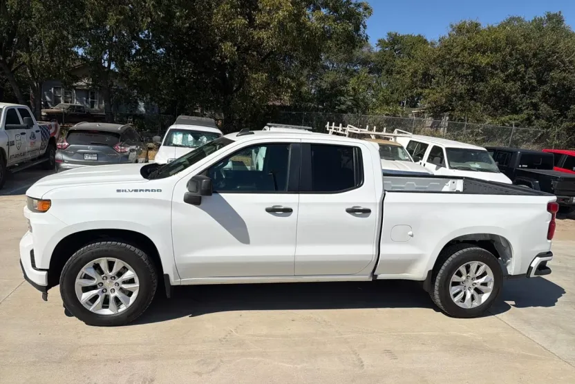 2021 Chevrolet Silverado 1500 Custom photo 1