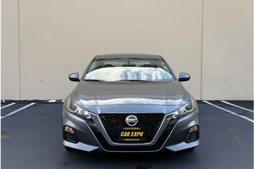2020 Nissan Altima 2.5 photo 1