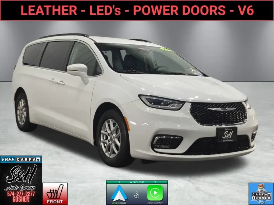 2022 Chrysler Pacifica Touring L photo 1