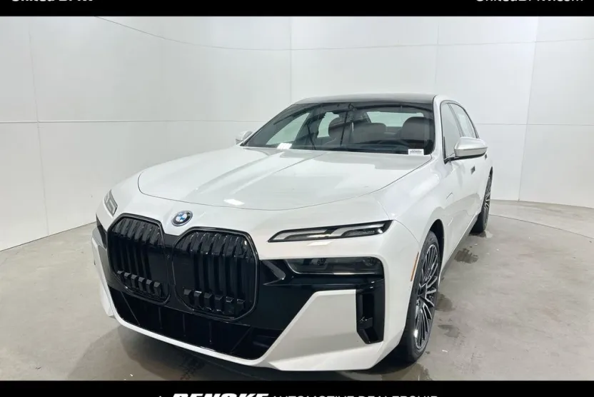 2026 Bmw 750e photo 1