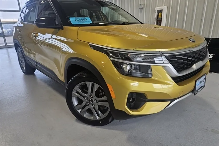 2021 Kia Seltos S photo 1
