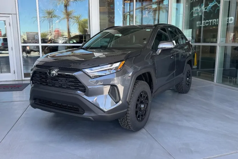 2025 Toyota RAV4 XLE photo 1