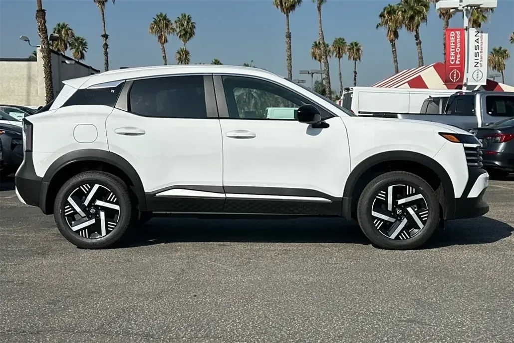2026 Nissan Kicks SV photo 1