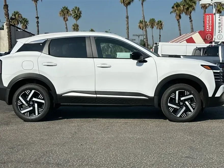 2026 Nissan Kicks SV photo 1