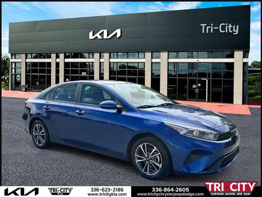 2022 Kia Forte LXS photo 1