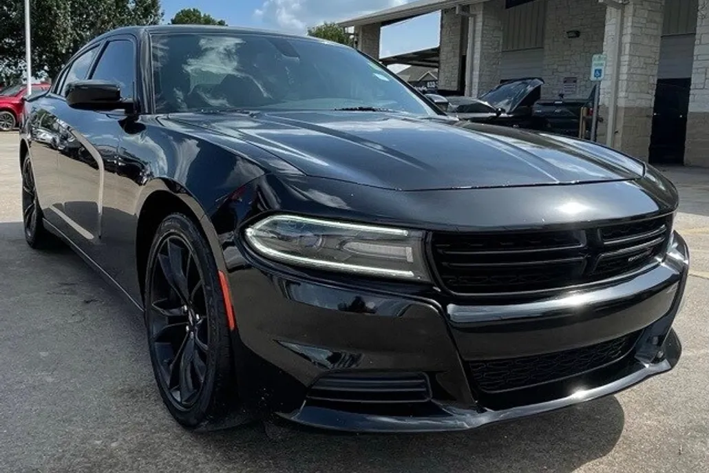 2018 Dodge Charger SXT photo 1