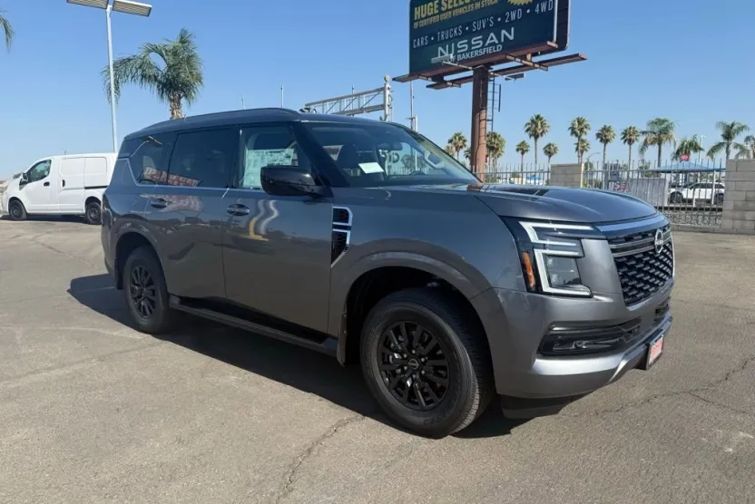 2025 Nissan Armada SV photo 1