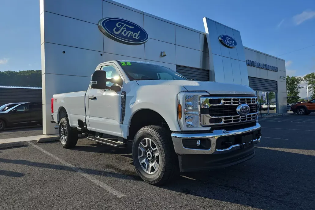 2025 Ford F-350 XLT photo 1