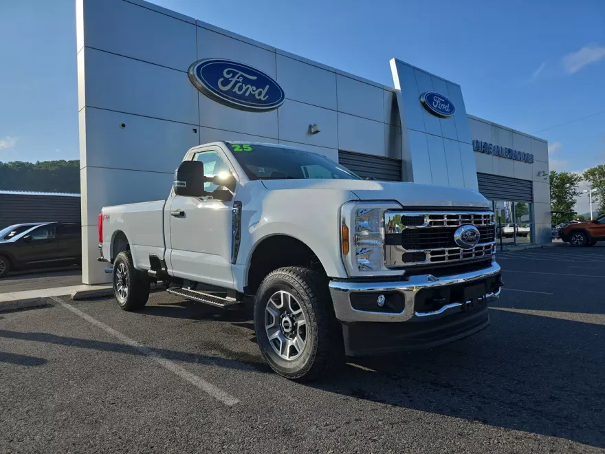 2025 Ford F-350 XLT photo 1