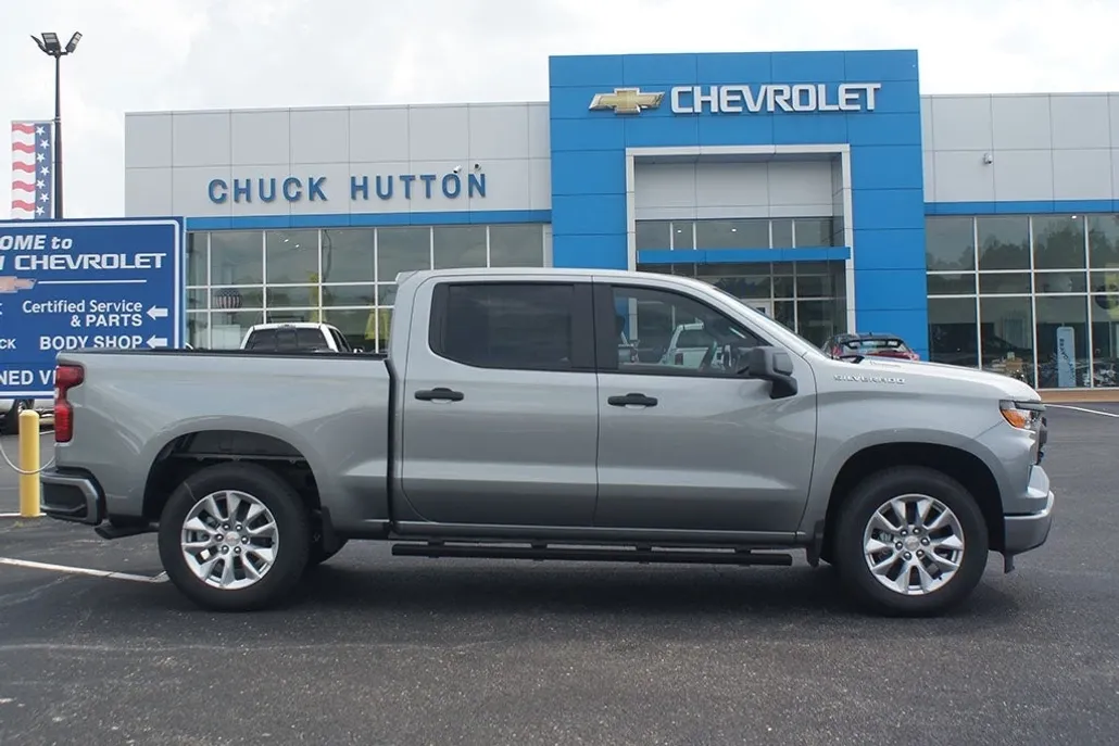 2025 Chevrolet Silverado 1500 Custom photo 1