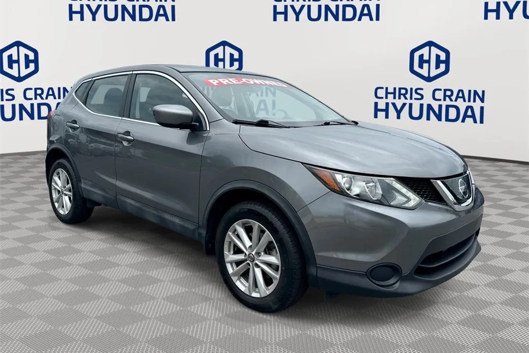 2019 Nissan Rogue Sport S photo 1
