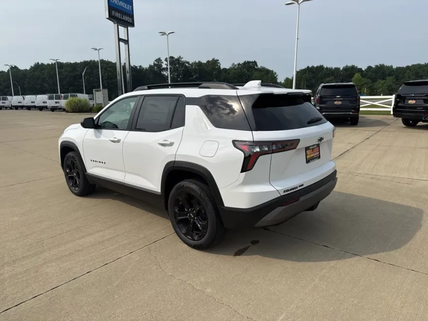2026 Chevrolet Equinox LT photo 1