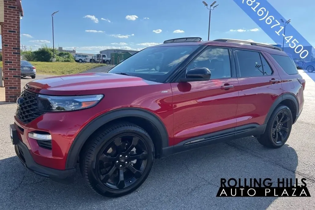2024 Ford Explorer ST-Line photo 1