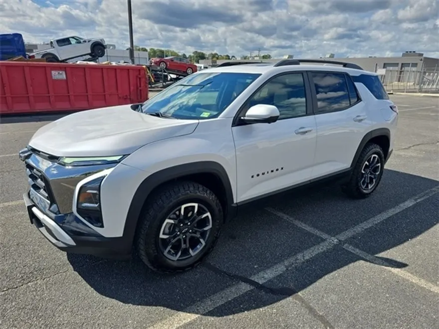 2025 Chevrolet Equinox ACTIV photo 1