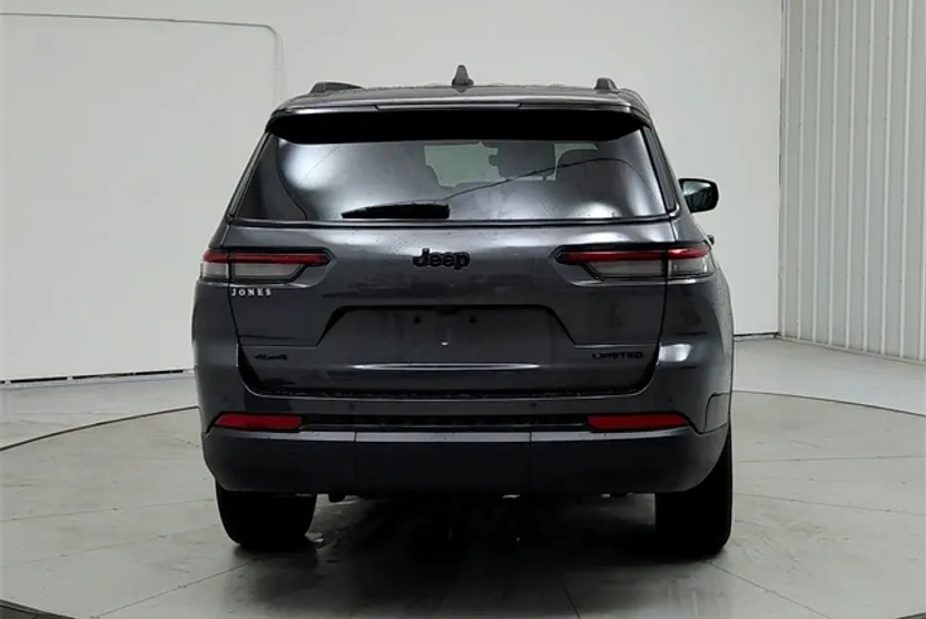 2025 Jeep Grand Cherokee Limited photo 1