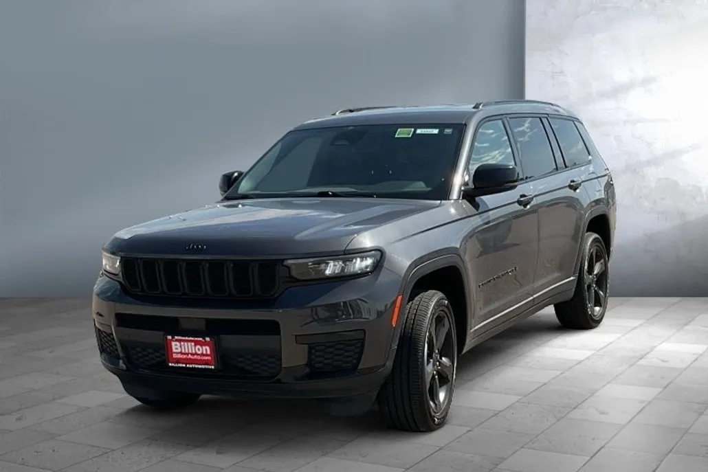 2023 Jeep Grand Cherokee Altitude photo 1