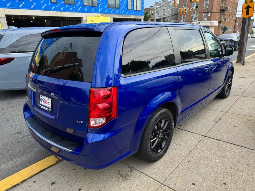 2020 Dodge Grand Caravan GT photo 1