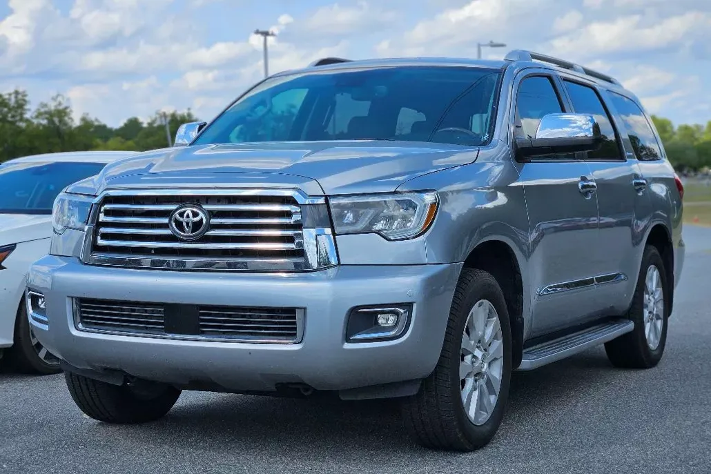 2019 Toyota Sequoia Platinum photo 1