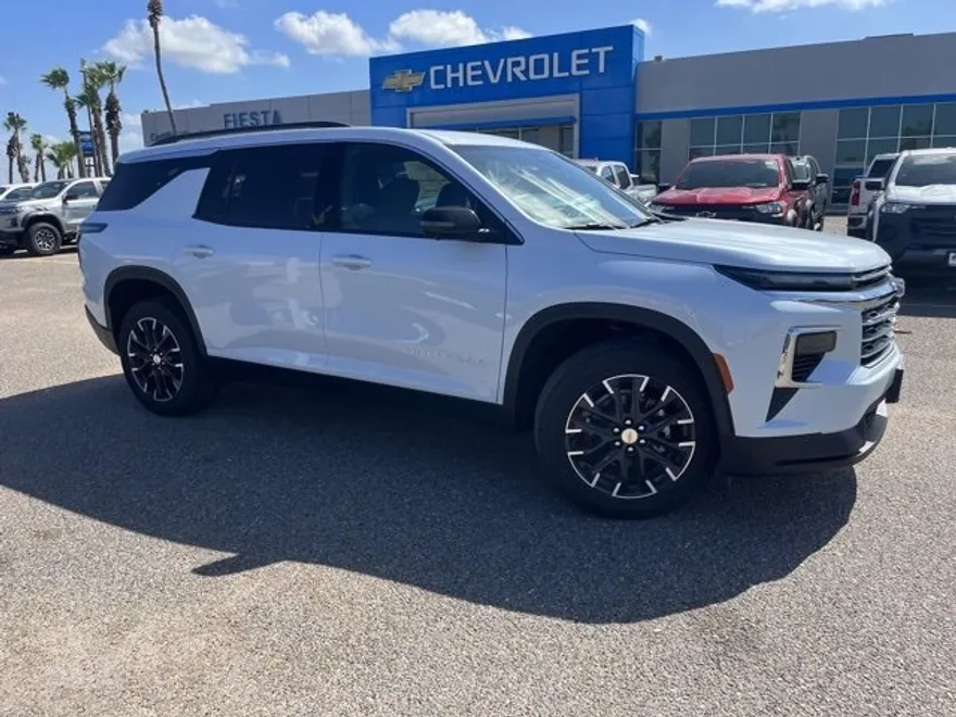 2026 Chevrolet Traverse photo 1