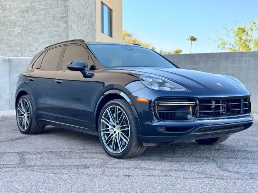 2021 Porsche Cayenne Turbo photo 1
