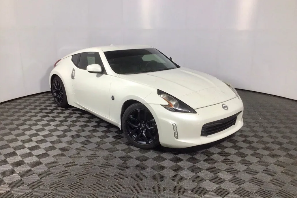 2018 Nissan 370Z Touring photo 1